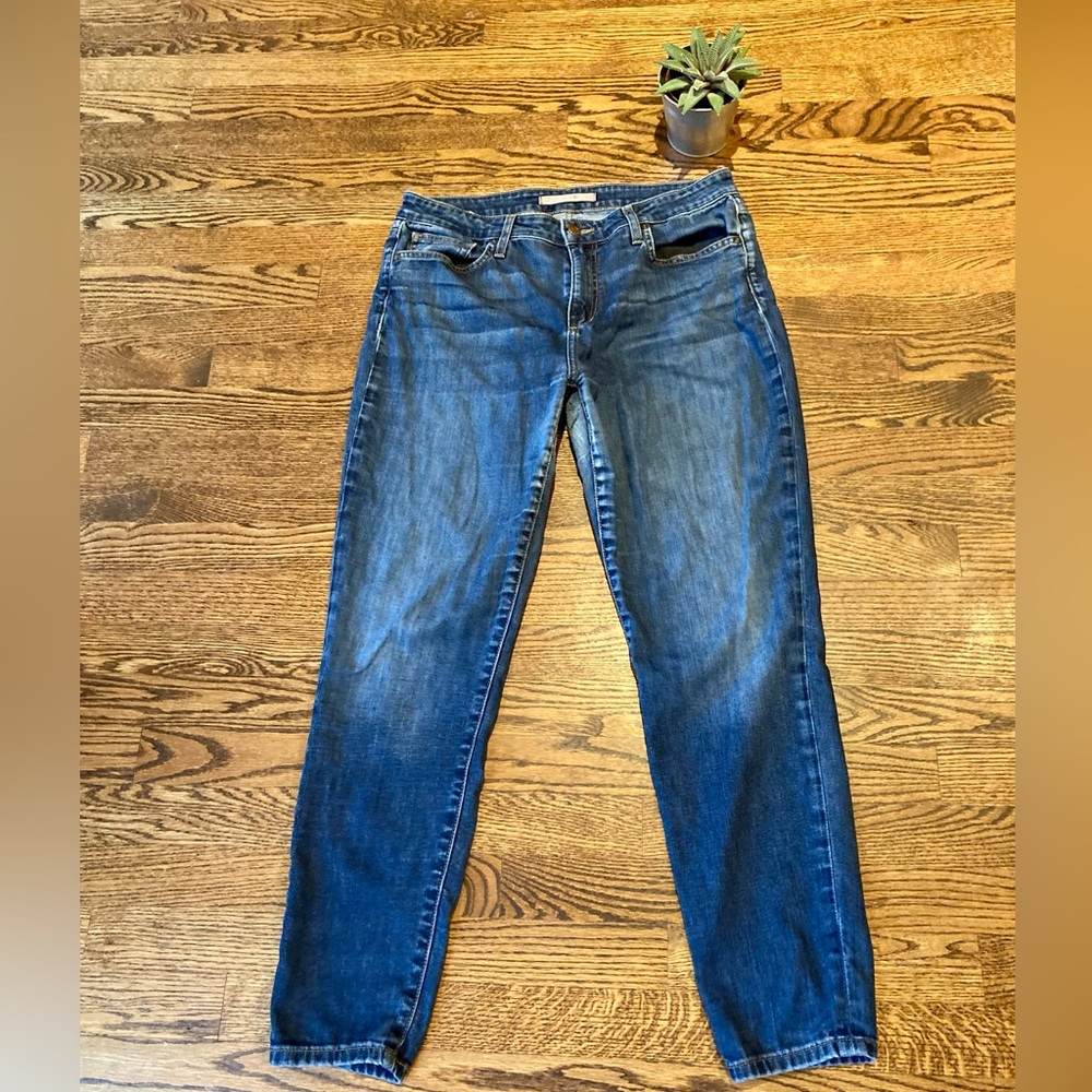 Vintage Distressed Joe Jeans Style Mara Straight Leg. Size: 31